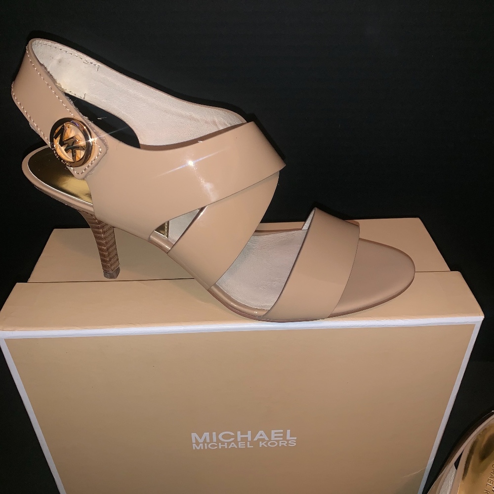 Michael Kors Tan Patent Criss-Crossed Shoe